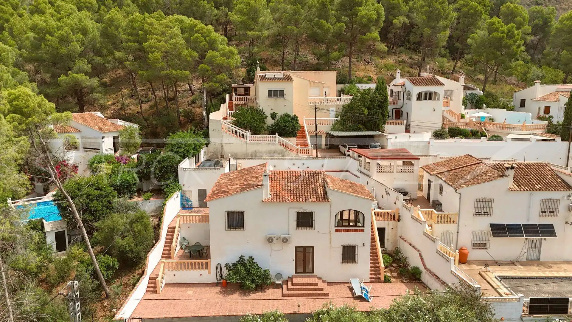 Vista exterior de Casa o xalet en venda en L'Atzúbia amb Aire condicionat, Jardí privat i Piscina