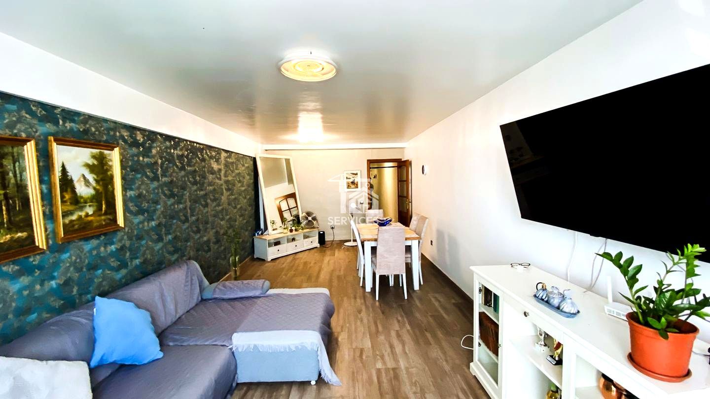 Sala d'estar de Casa adosada en venda en Granadilla de Abona amb Aire condicionat, Jardí privat i Terrassa