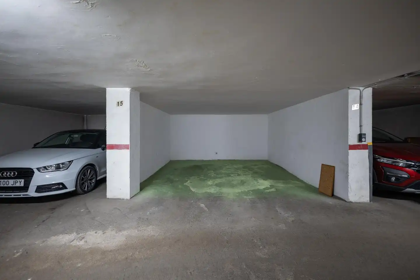 Parking de Piso en venta en Ávila con Calefacción, Parquet y Terraza