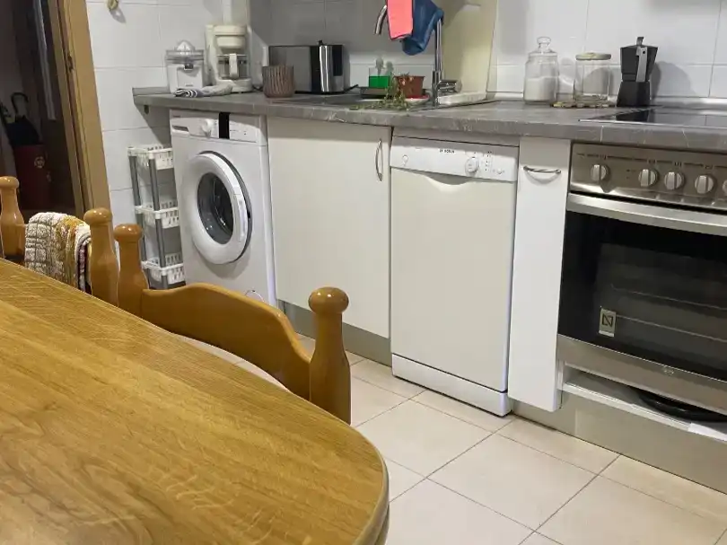 Kitchen of Flat for rent in Valdevimbre  with Parquet flooring and Furnished