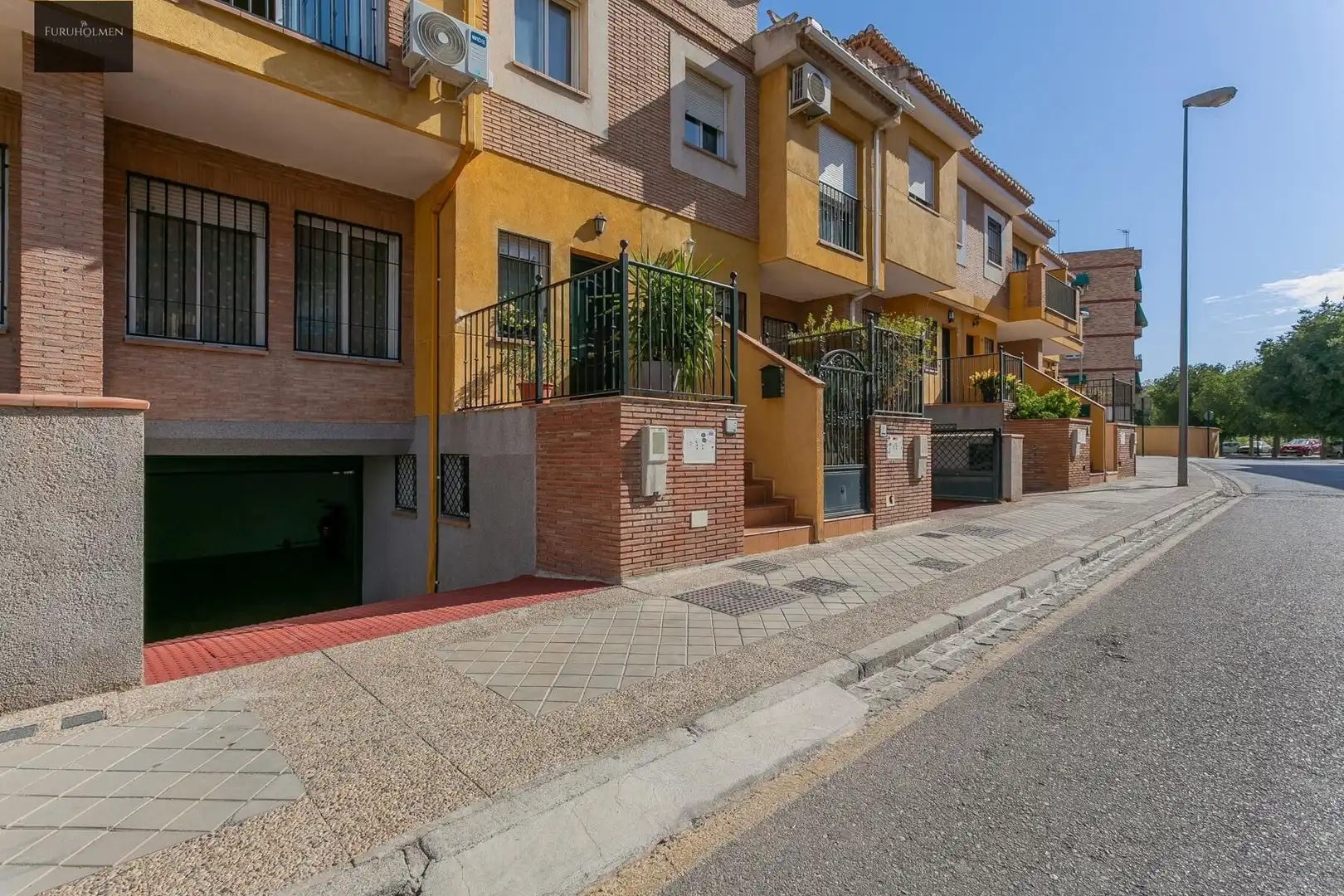 Casa a schiera con terrazza in vendita a Calle Esopo