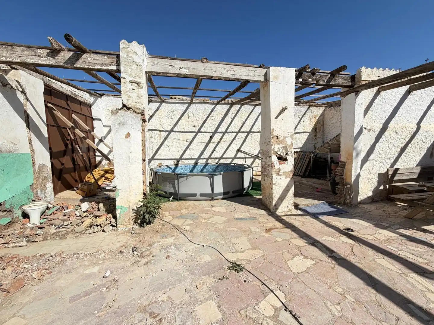 Vista exterior de Casa o xalet en venda en Antequera amb Jardí privat, Traster i Piscina