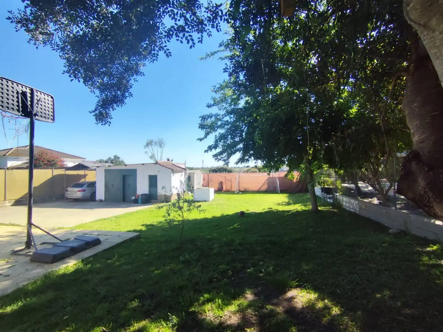 Casa o xalet en venda en Hinojos amb Aire condicionat, Calefacció i Jardí privat