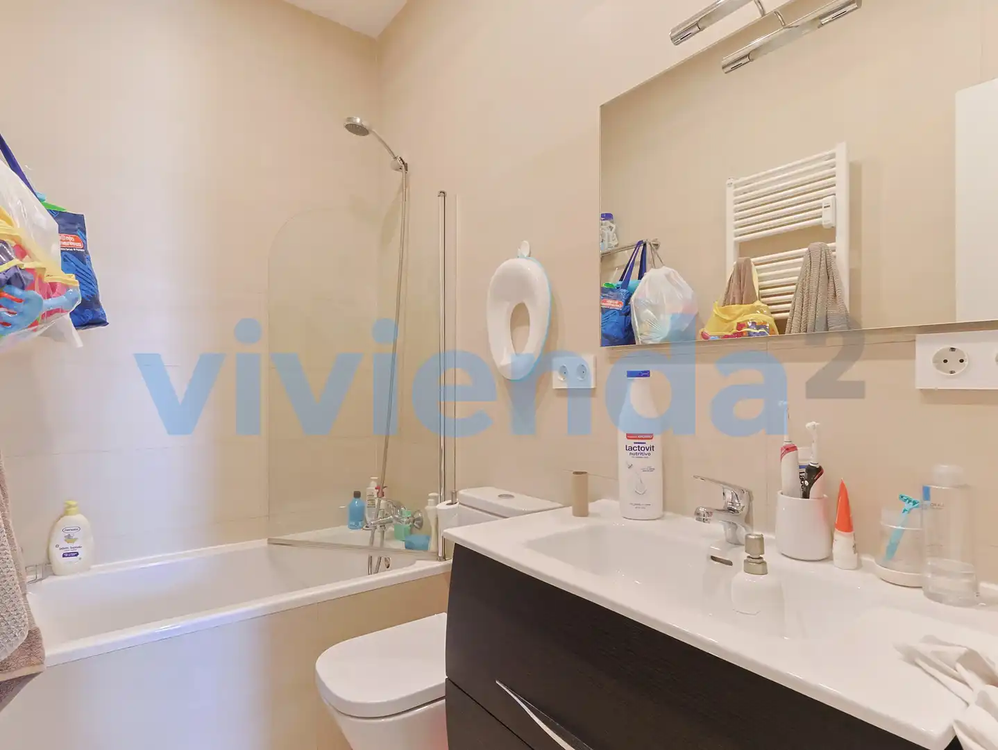 Badezimmer von Dachboden zum Verkauf in Madrid mit Klimaanlage, Heizung und Terrasse