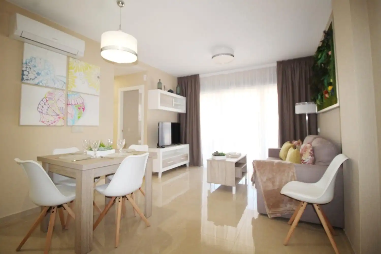 Wohnzimmer von Wohnungen zum Verkauf in Oropesa del Mar / Orpesa mit Klimaanlage, Privatgarten und Terrasse