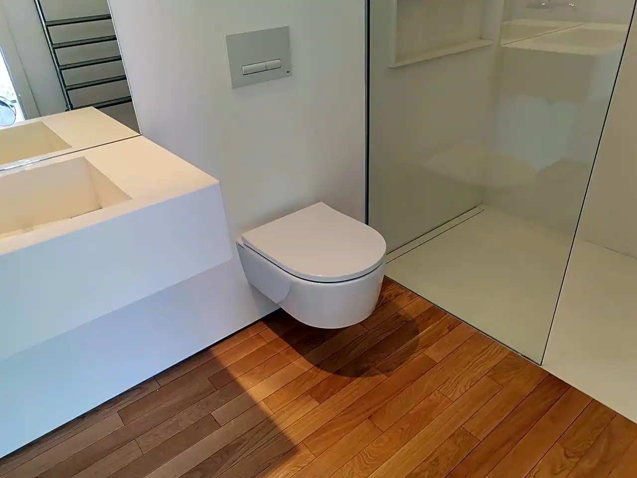Bathroom of Apartments for rent in Madrid  with Air Conditioner, Heating and Storage room