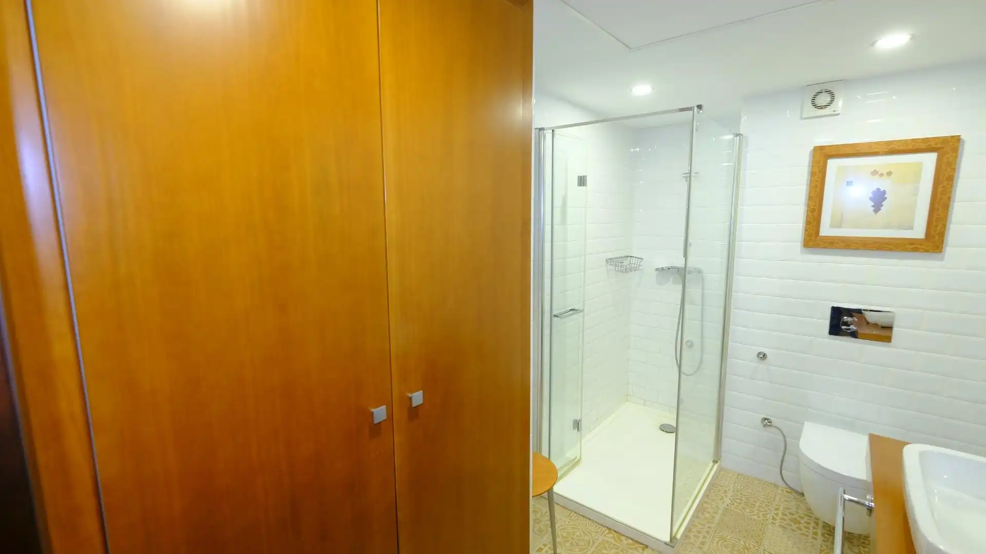 Bathroom of Attic for rent in Alcalá de Guadaira  with Air Conditioner, Heating and Terrace