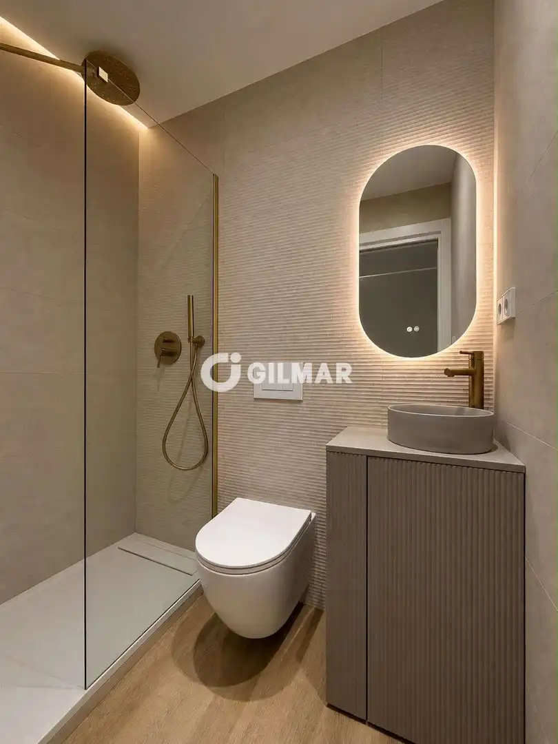 Baño de Piso en venta en Madrid con Calefacción y Amueblado