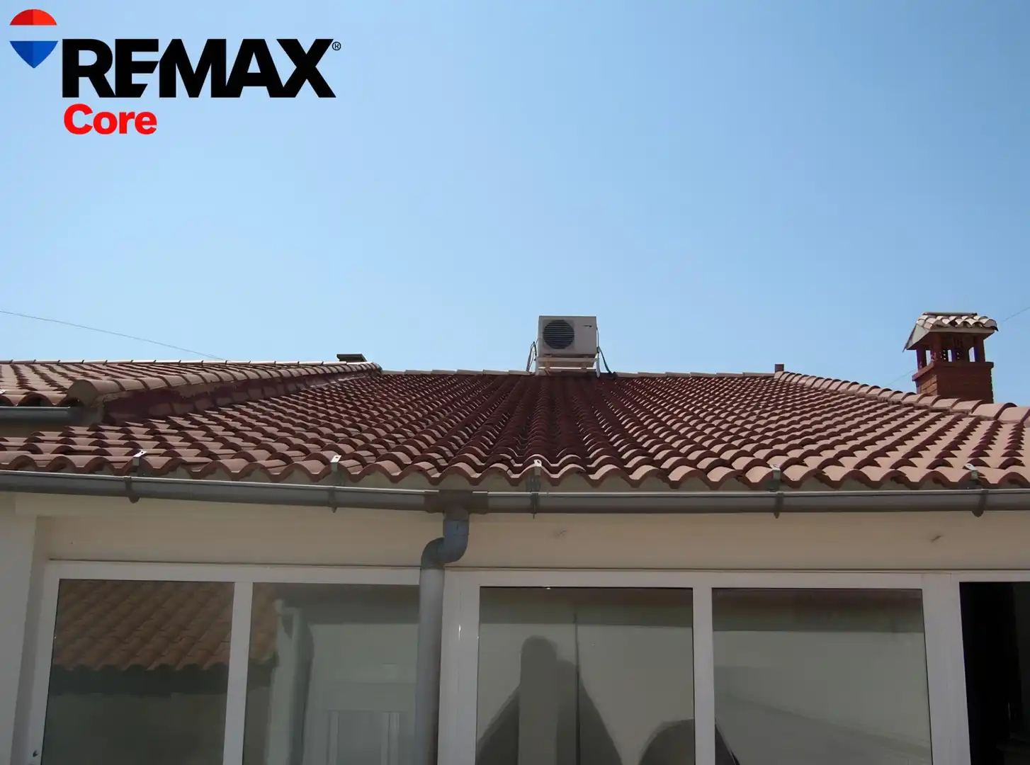Vista exterior de Casa o xalet en venda en Orellana la Vieja amb Aire condicionat, Terrassa i Balcó