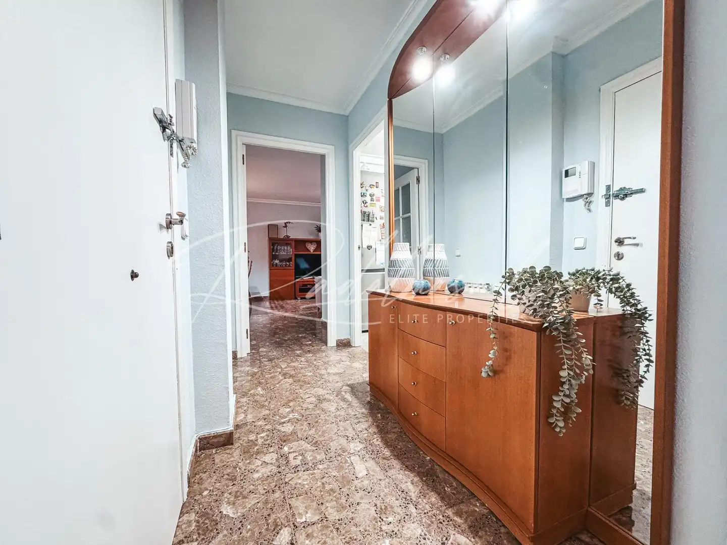 Wohnung zum Verkauf in Tarragona mit Klimaanlage, Heizung und Terrasse
