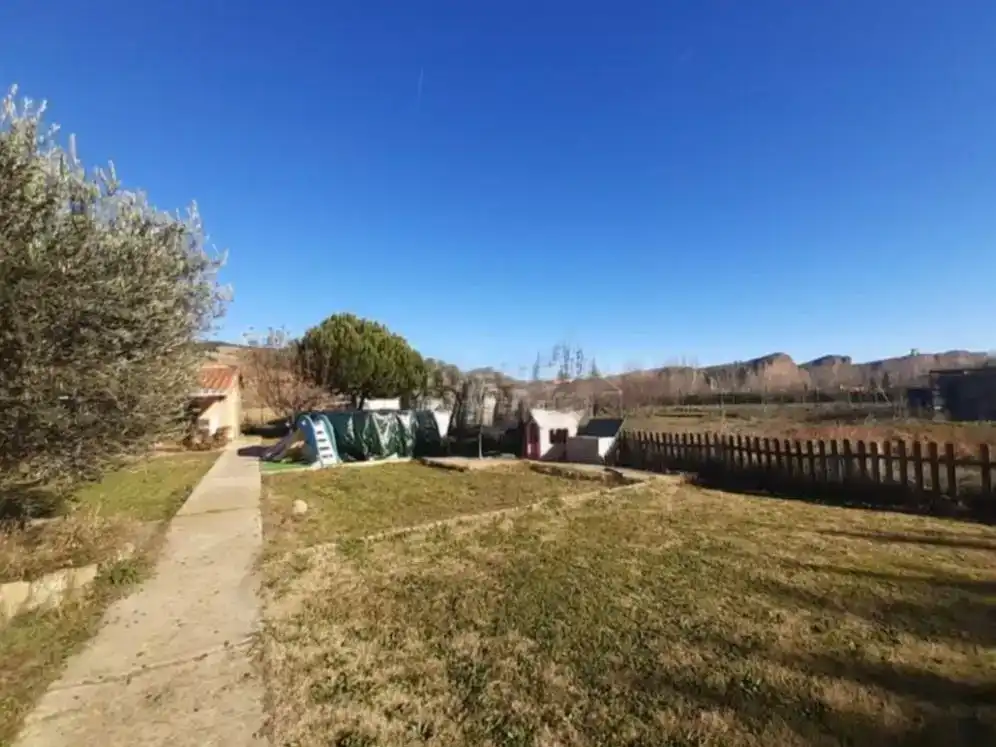 Country house zum Verkauf in Quel mit Privatgarten, Schwimmbad und Möbliert