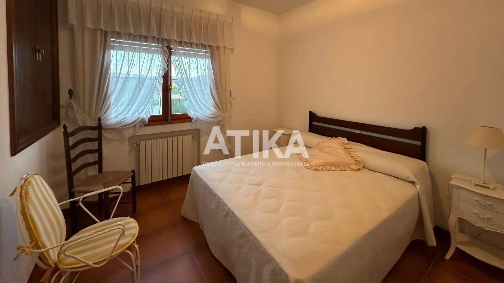 Dormitori de Casa o xalet en venda en Ontinyent amb Aire condicionat, Calefacció i Jardí privat