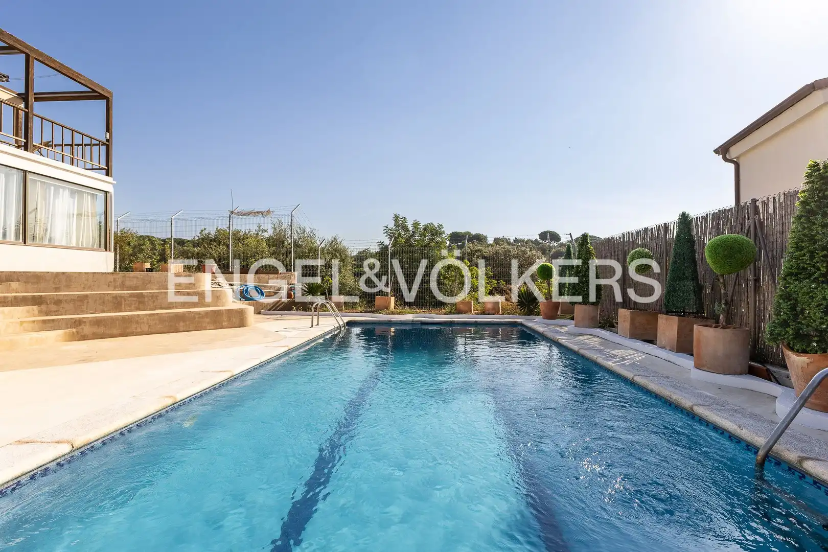 Swimming pool of Houses for rent in Caldes d'Estrac  with Air Conditioner, Heating and Private garden