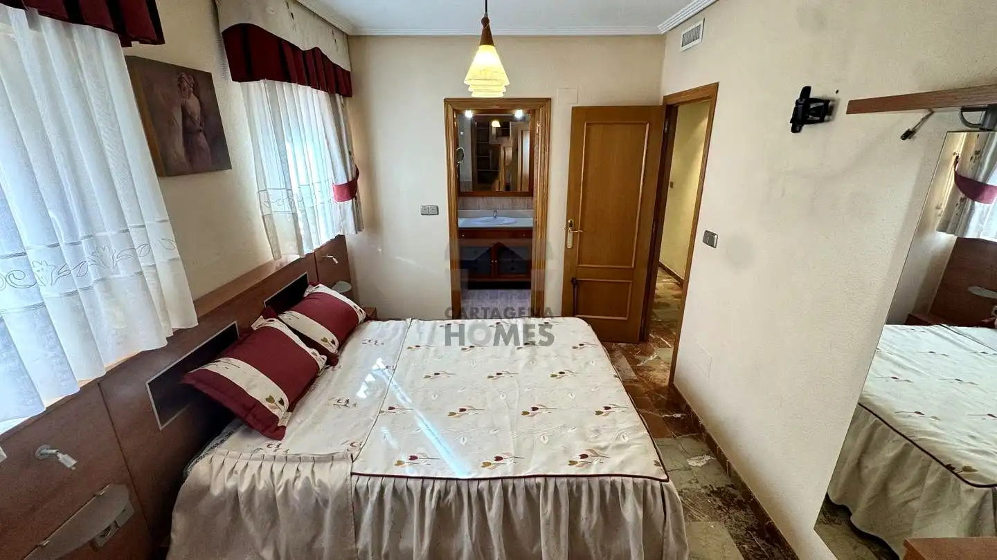 Habitación de Ático en venta en Cartagena con Aire acondicionado, Terraza y Amueblado