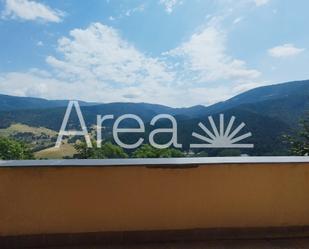 Vista exterior de Apartament en venda en Alp amb Terrassa i Balcó