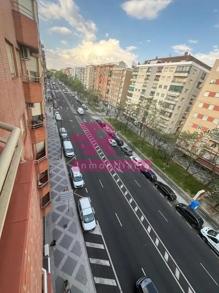 Vista exterior de Pis de lloguer en Salamanca amb Calefacció, Parquet i Moblat