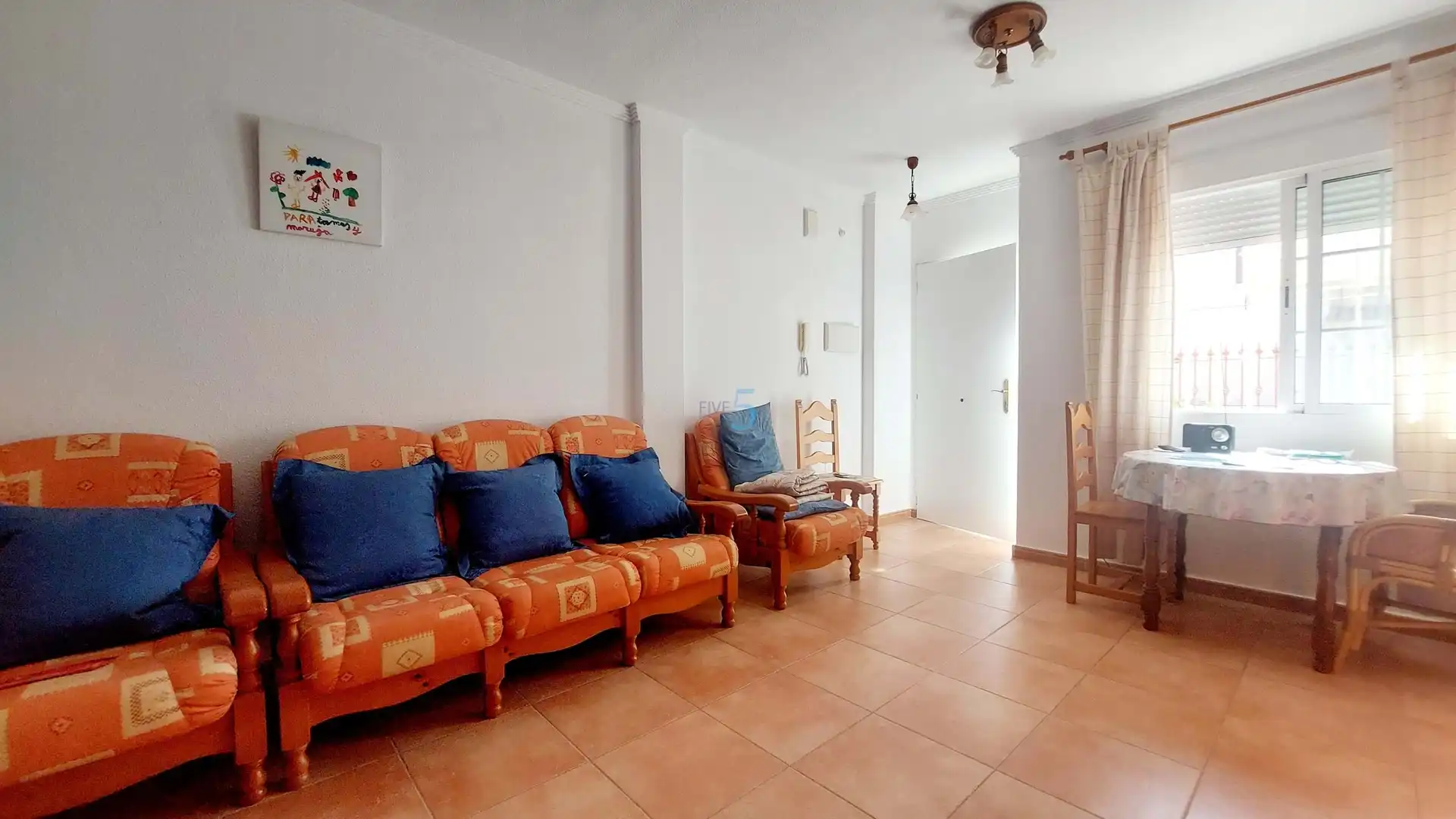 Sala d'estar de Casa adosada en venda en Los Alcázares amb Terrassa, Moblat i Balcó