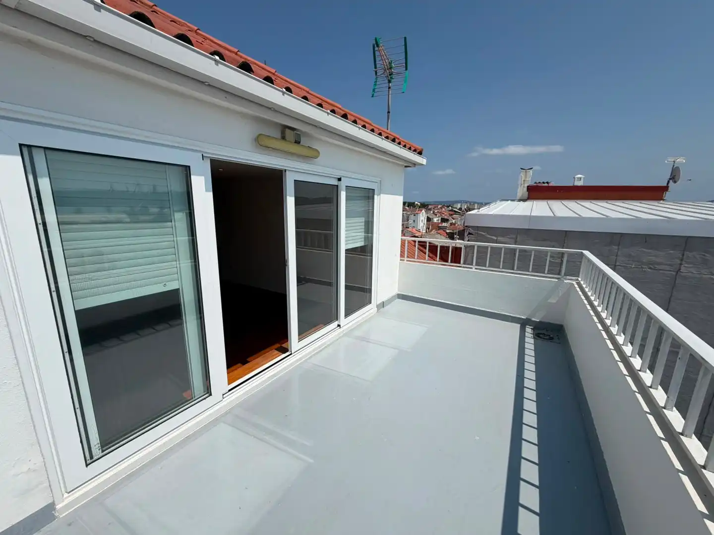 Terraza de Ático de alquiler en Ferrol con Calefacción, Parquet y Terraza