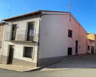 Exterior view of House or chalet for sale in Castronuño  with Terrace and Balcony