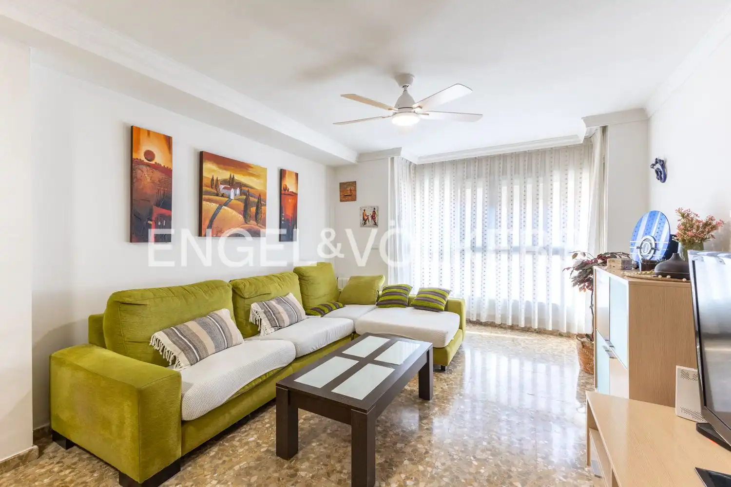 Sala de estar de Piso en venta en Tavernes Blanques con Aire acondicionado, Calefacción y Terraza
