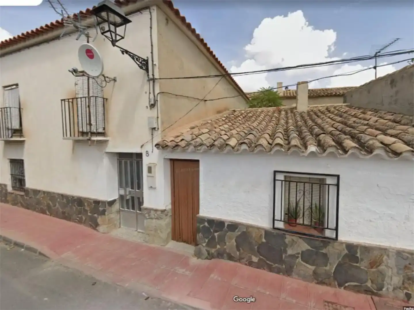 Vista exterior de Pis en venda en Cortes de Baza amb Jardí privat i Moblat