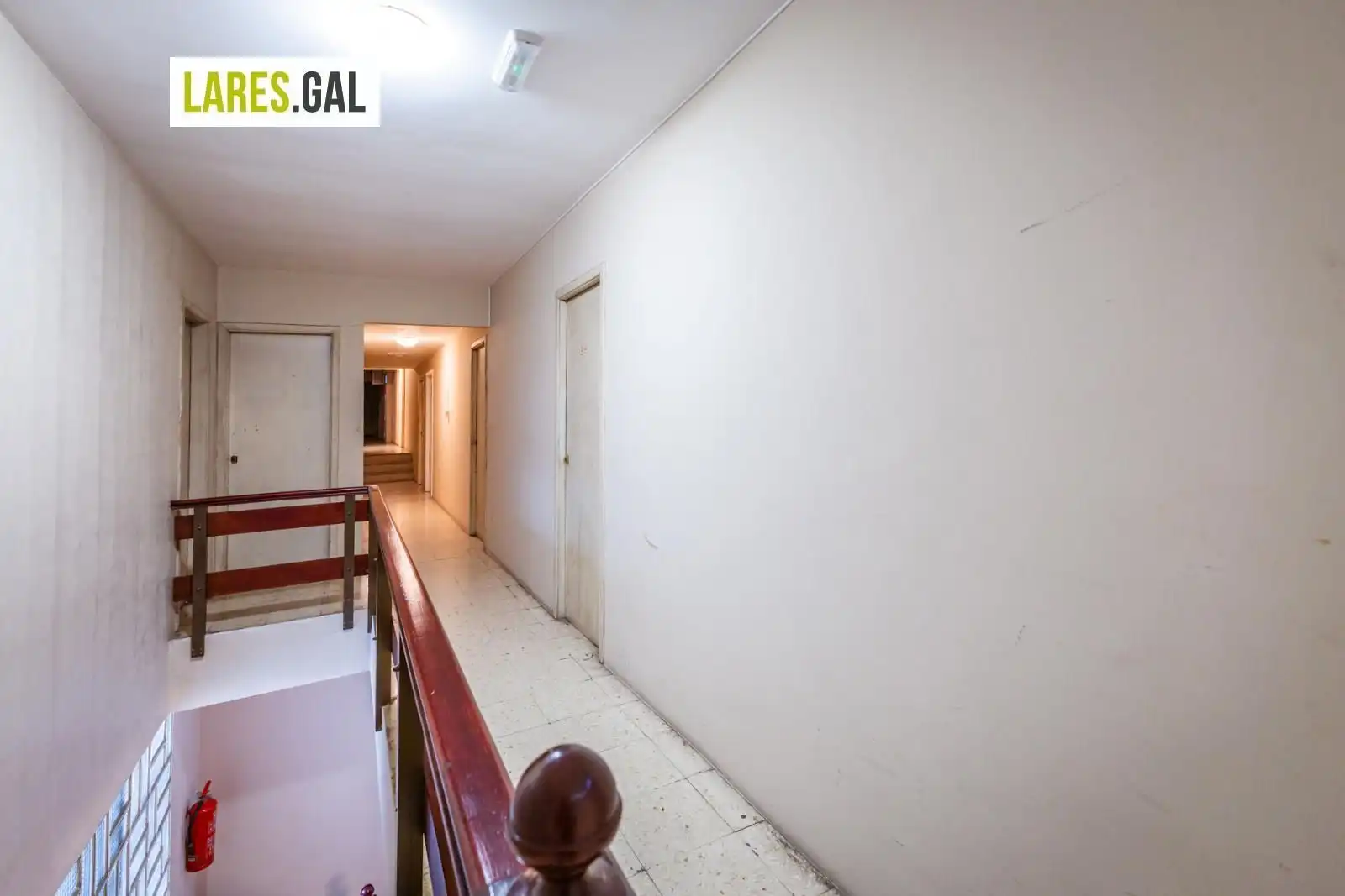 Piso en venta en Cangas  con Calefacción, Parquet y Terraza