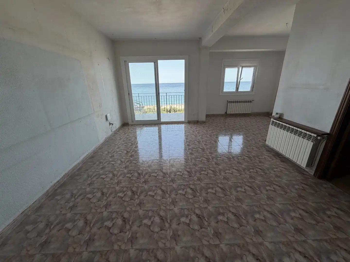 Piso con terraza en venta en Avinguda del Maresme 451, imagen 3