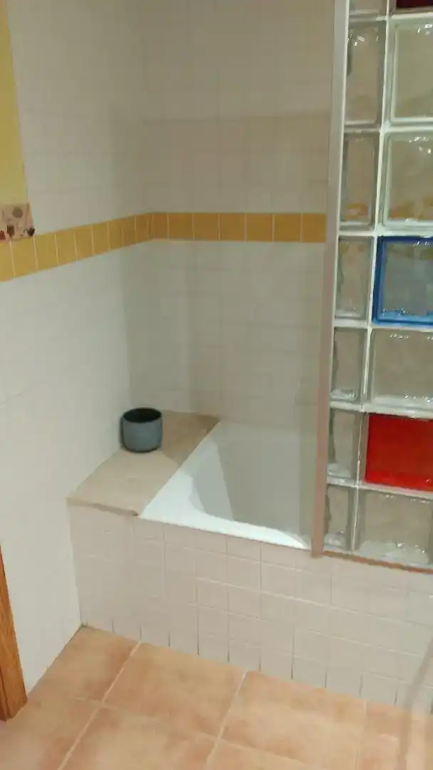 Bathroom of Flat for share in Campos