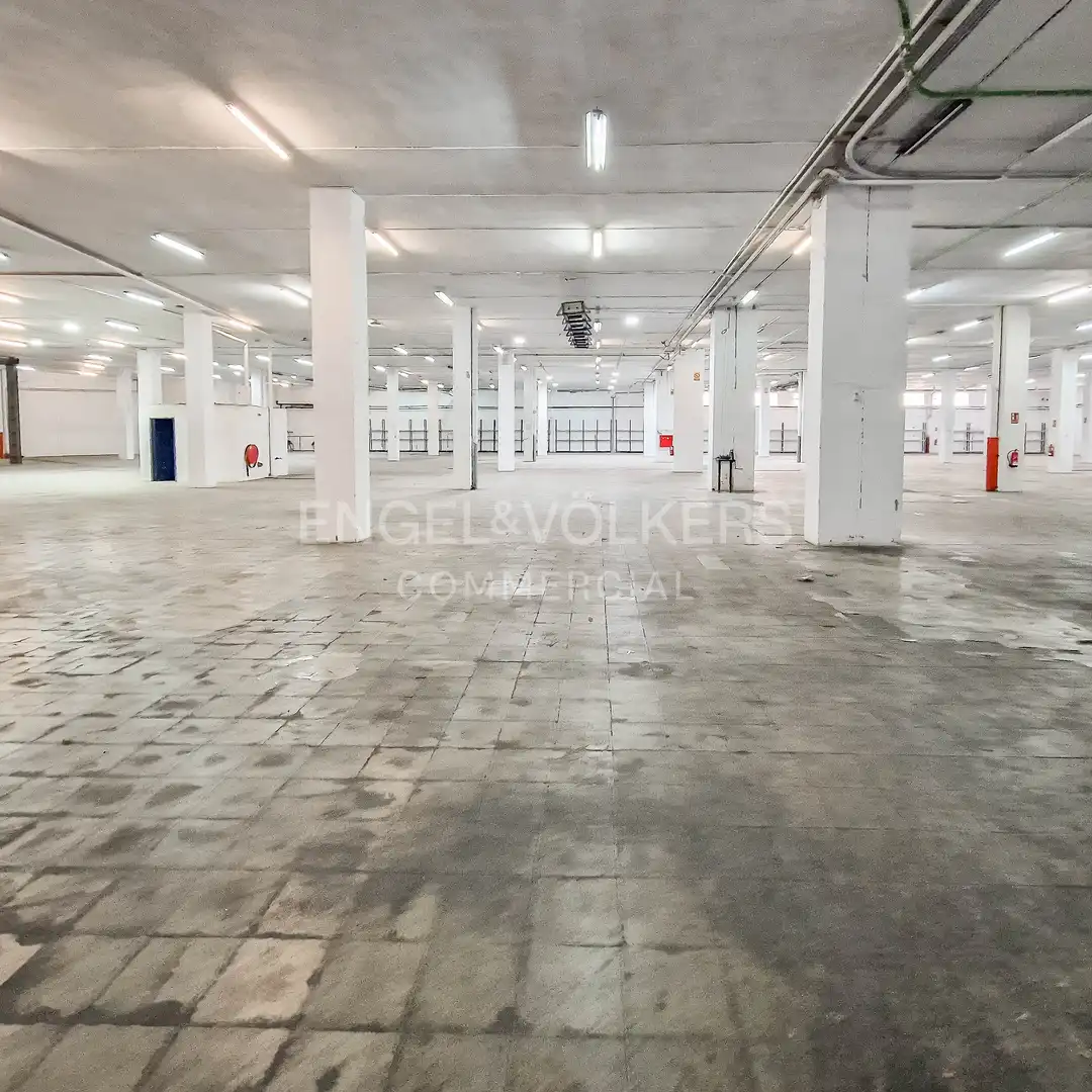 Nau industrial de lloguer en Sant Boi de Llobregat