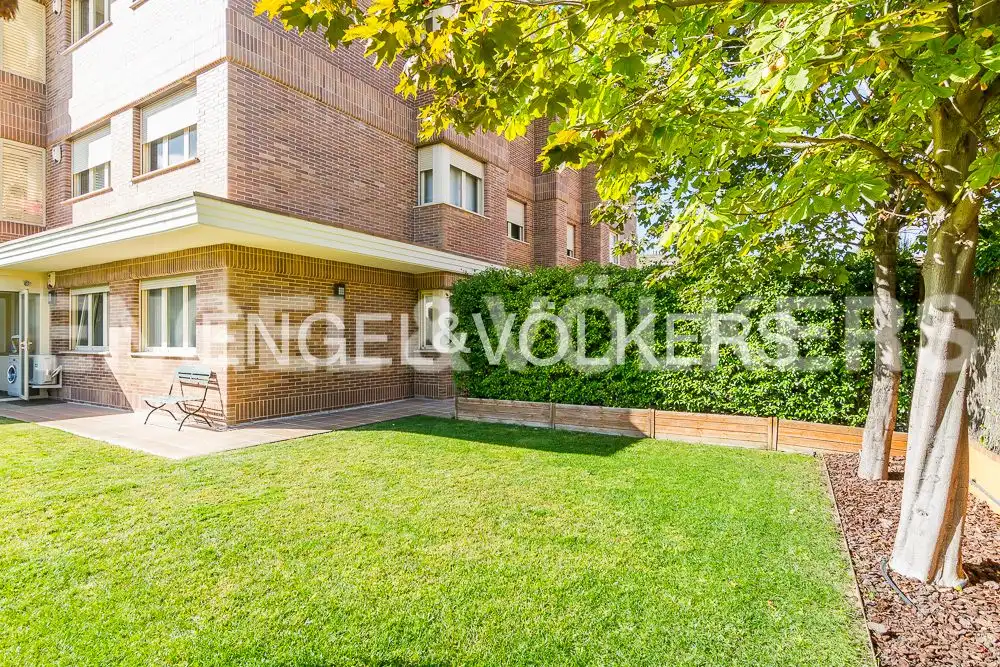 Jardí de Pis de lloguer en Madrid amb Aire condicionat, Calefacció i Jardí privat