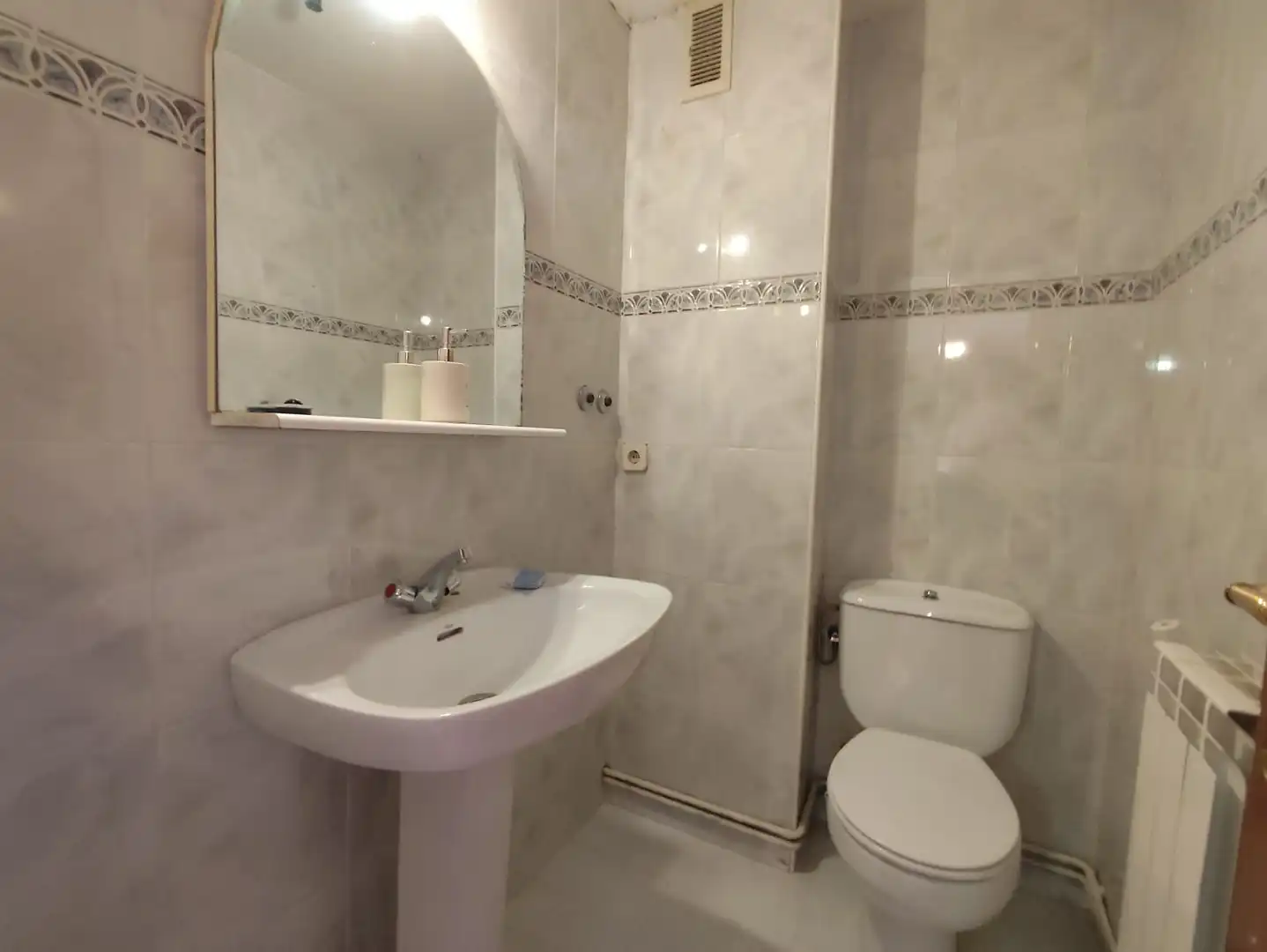 Baño de Piso en venta en Arnedillo con Calefacción, Terraza y Trastero