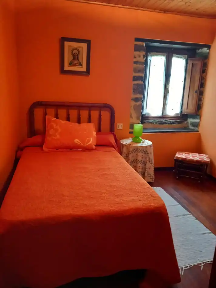 Habitación de Finca rústica en venta en Tineo con Jardín privado, Parquet y Terraza
