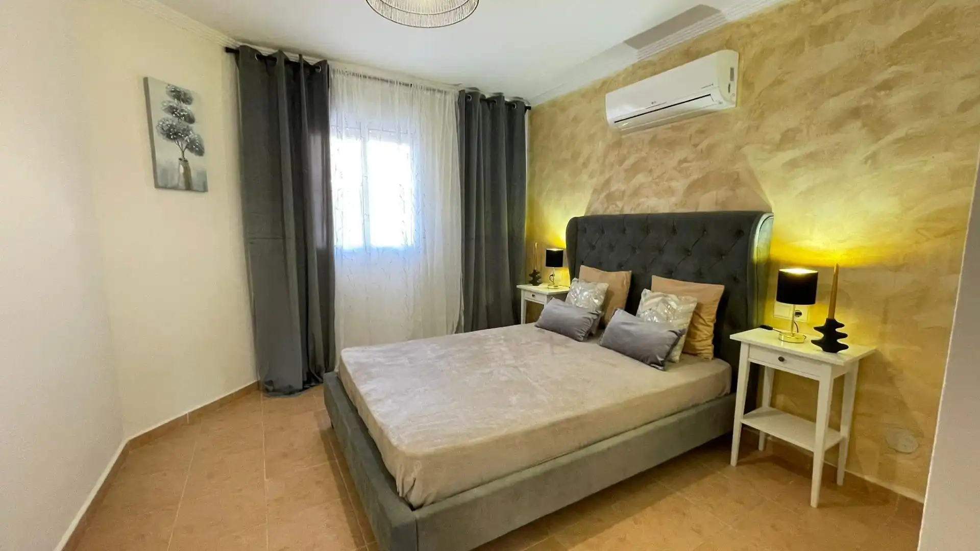 Schlafzimmer von Erdgeschoss zum Verkauf in San Pedro del Pinatar mit Privatgarten, Terrasse und Balkon