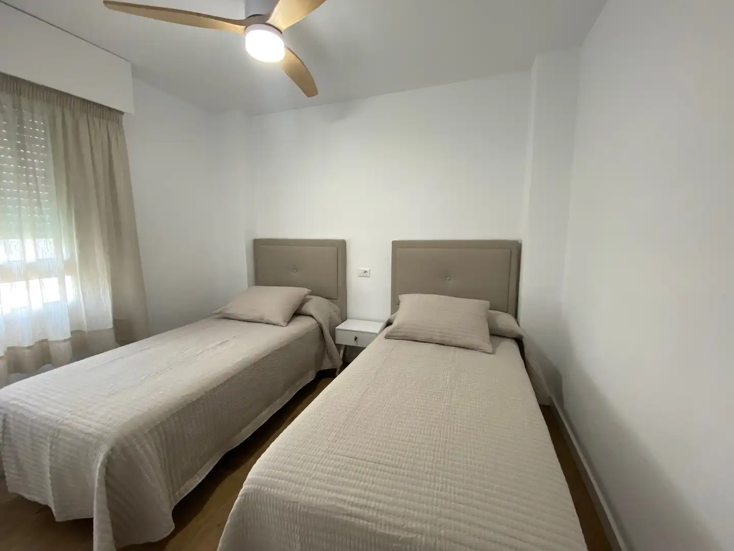 Habitación de Piso de alquiler en Alicante / Alacant con Aire acondicionado, Calefacción y Jardín privado