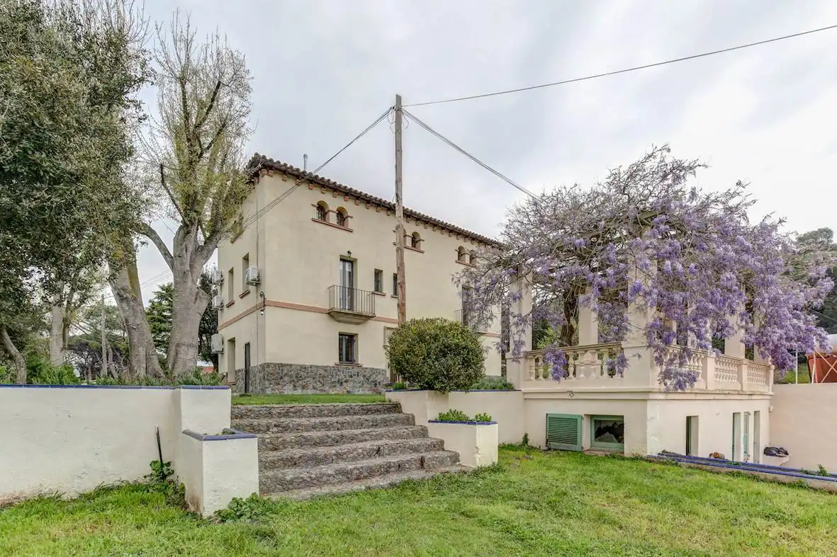 Außenansicht von Country house zum Verkauf in Llinars del Vallès mit Klimaanlage, Heizung und Abstellraum