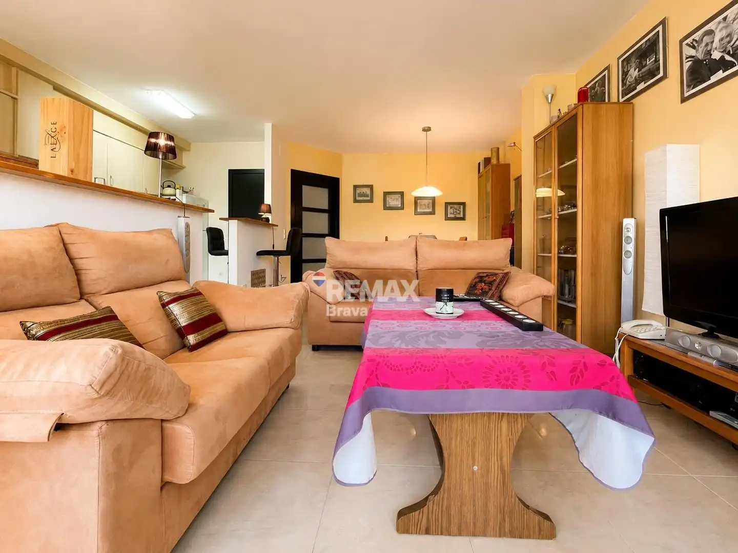 Sala de estar de Ático en venta en Vilajuïga con Aire acondicionado, Calefacción y Terraza
