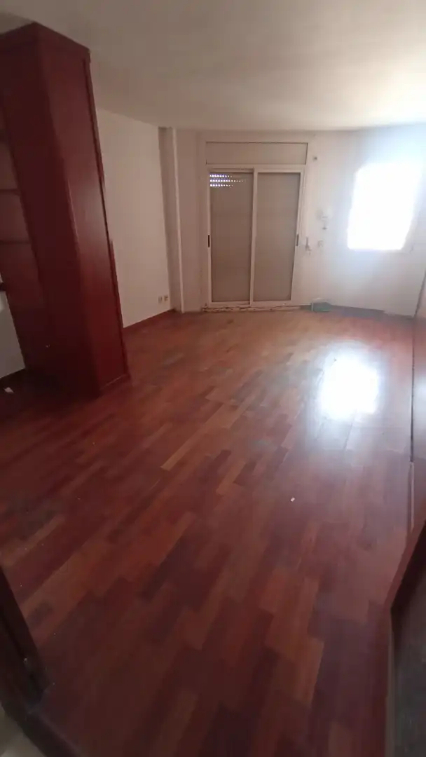 Appartamento con terrazza in vendita a Camí Reial, imagen 4