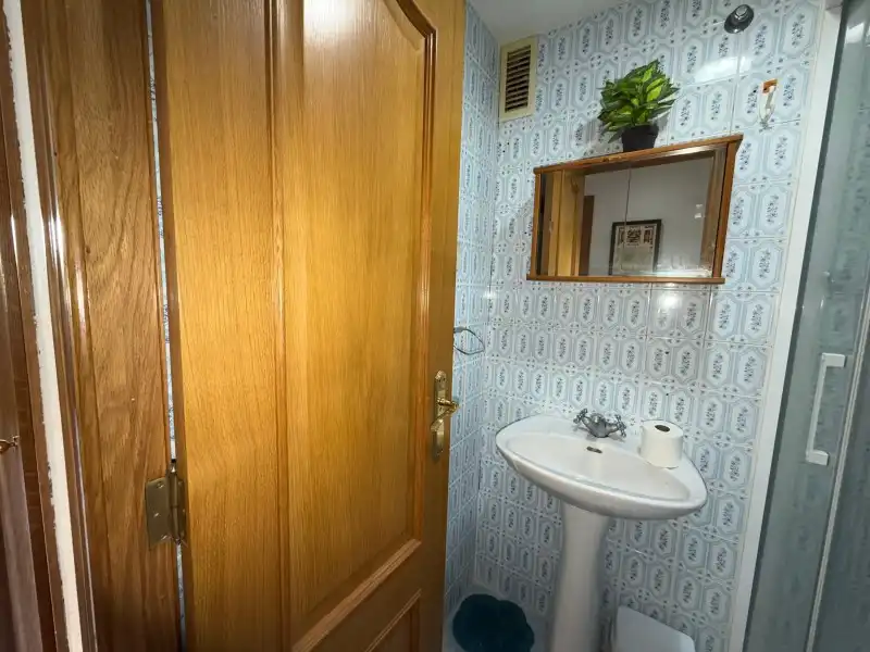 Baño de Piso en venta en Valencia con Aire acondicionado y Balcón