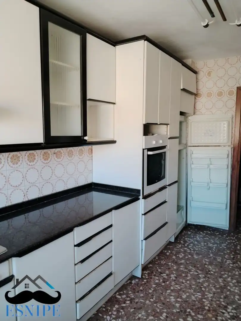 Küche von Wohnung zum Verkauf in Archena mit Klimaanlage und Balkon