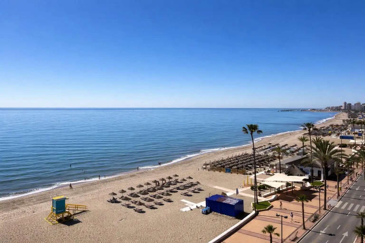 Vista exterior de Apartament en venda en Fuengirola amb Aire condicionat, Terrassa i Piscina comunitària