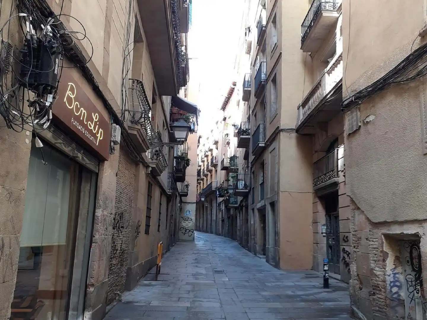Außenansicht von Wohnung zum Verkauf in Barcelona