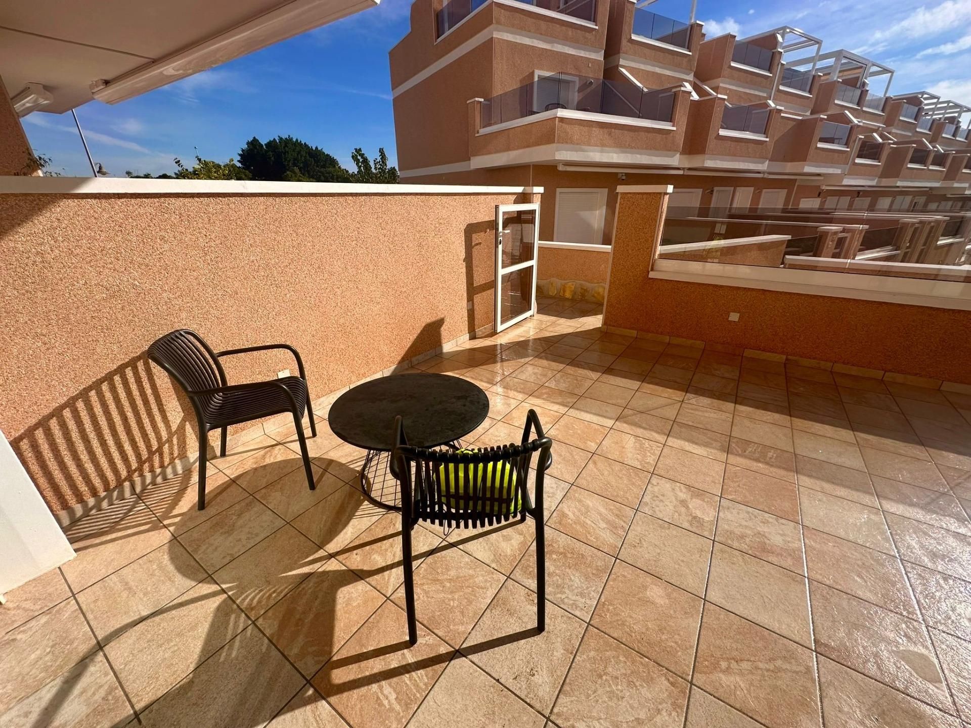 Terrassa de Dúplex en venda en Pilar de la Horadada amb Aire condicionat, Calefacció i Jardí privat