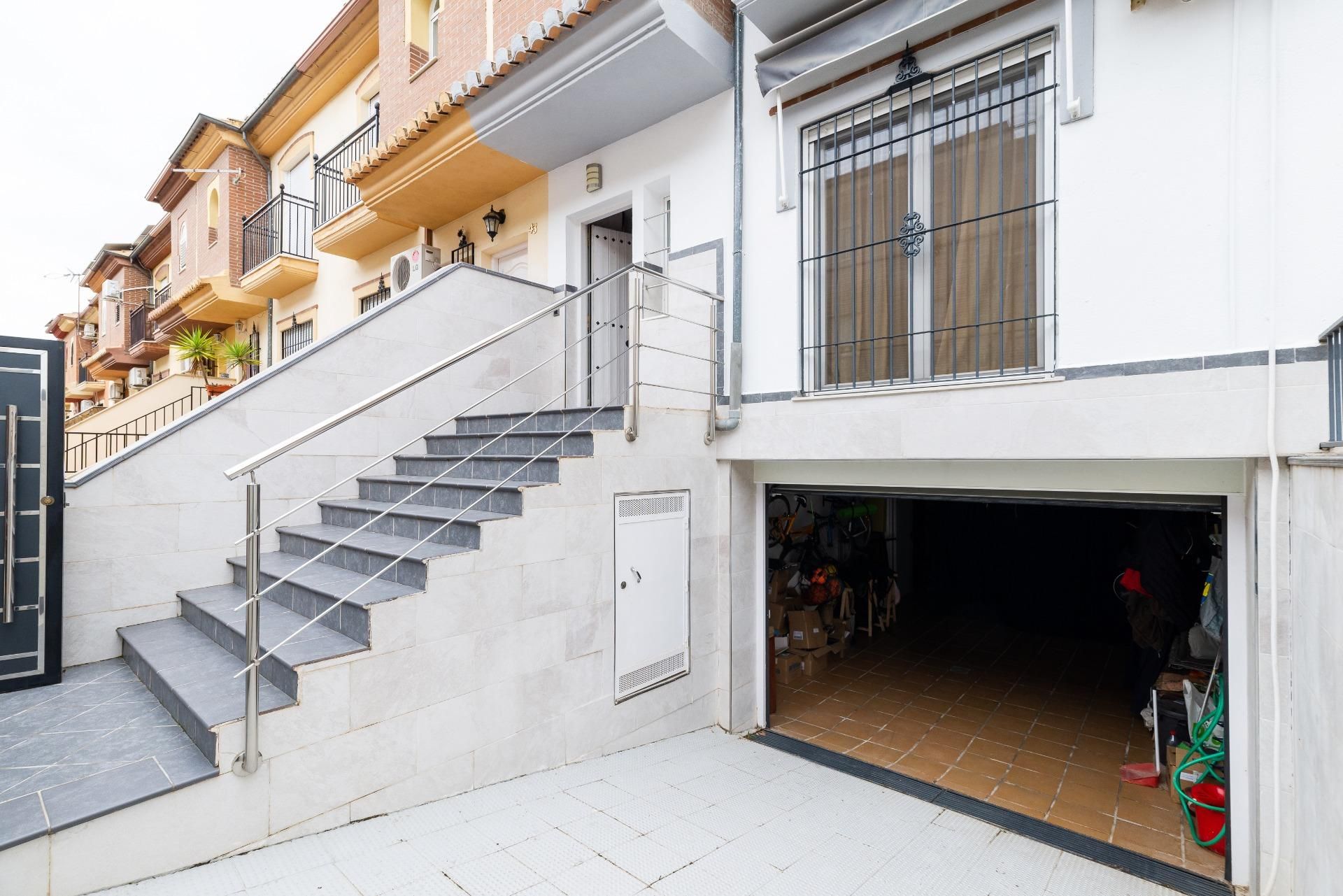 Exterior view of Single-family semi-detached for sale in Santa Fe  with Air Conditioner, Storage room and Balcony