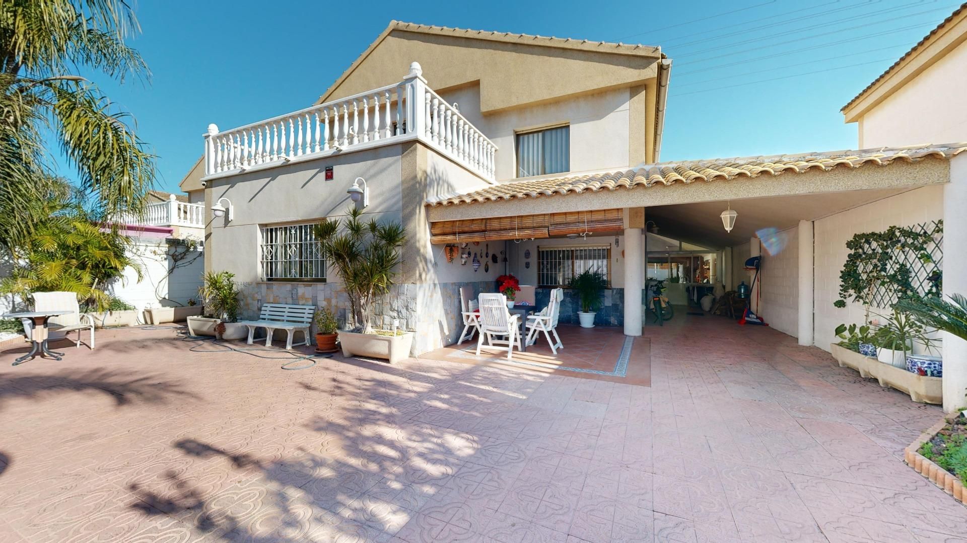 Vista exterior de Casa o xalet en venda en  Murcia Capital amb Aire condicionat, Calefacció i Jardí privat