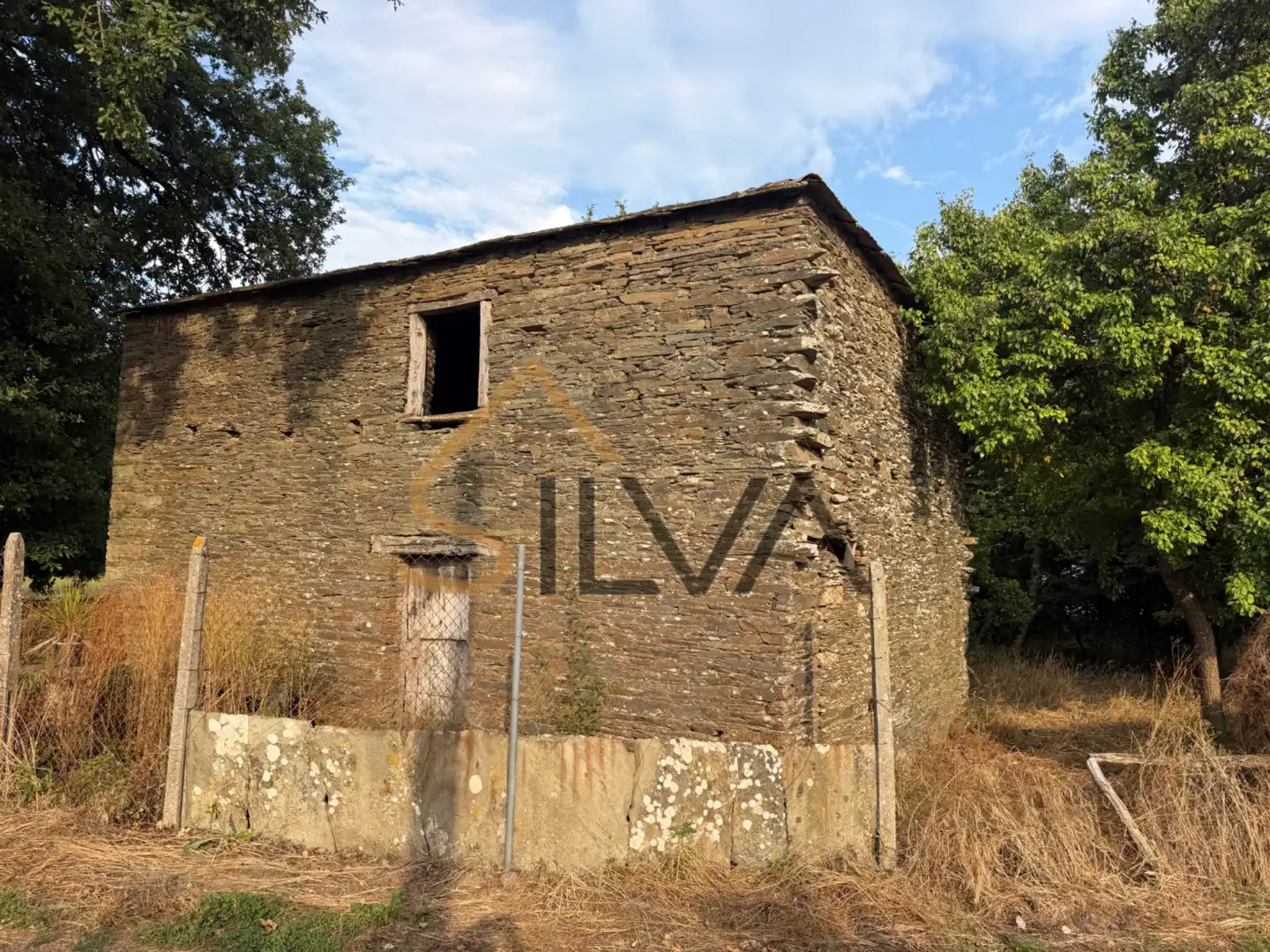 Vista exterior de Casa o xalet en venda en Outeiro de Rei amb Calefacció, Jardí privat i Terrassa