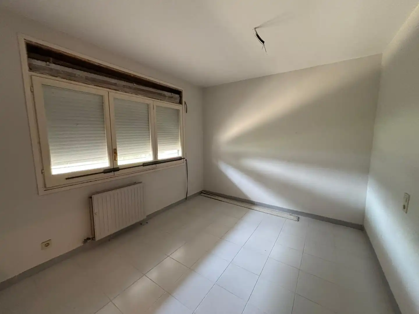 Habitación de Casa adosada en venta en Sant Esteve Sesrovires con Calefacción, Terraza y Trastero