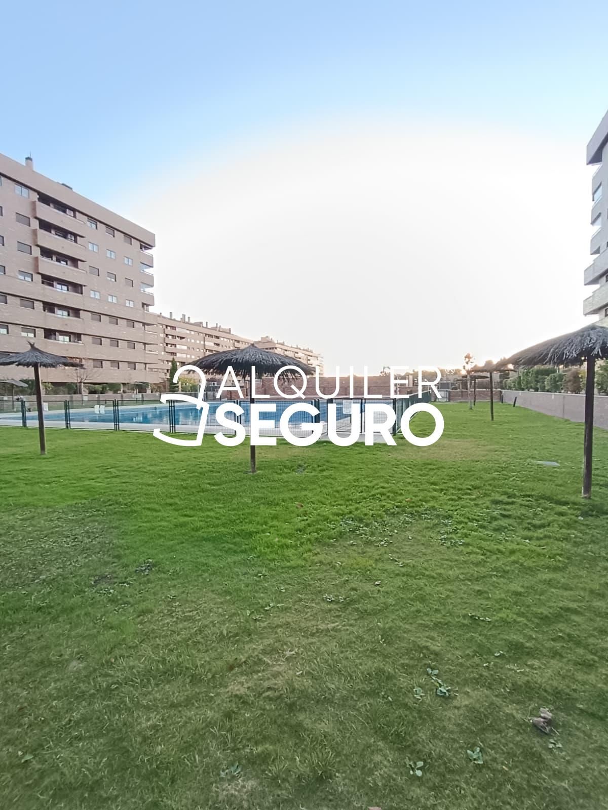 Exterior view of Flat to rent in Seseña  with Heating, Terrace and Swimming Pool