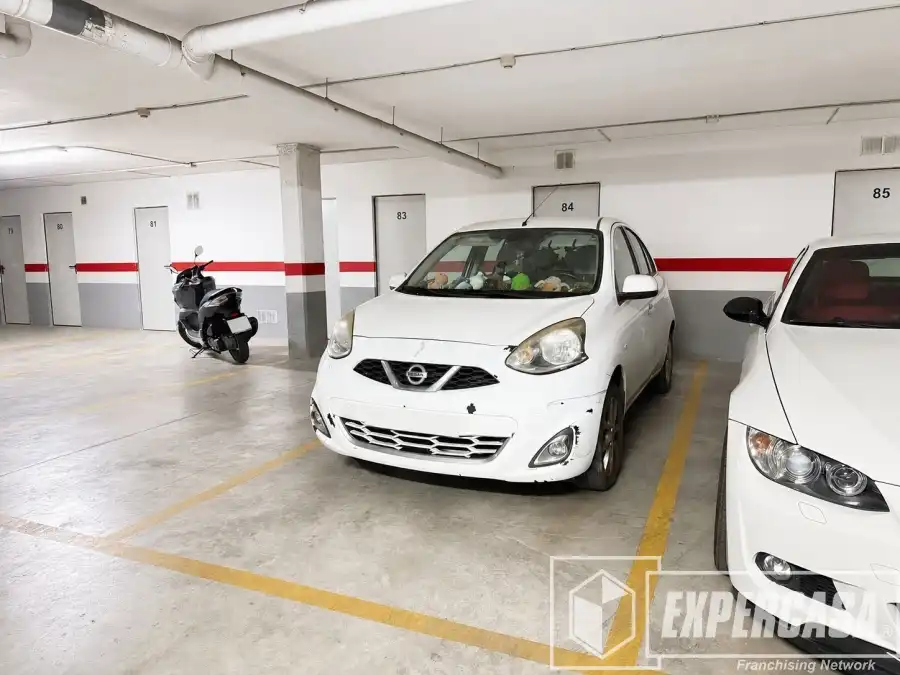 Parking de Piso en venta en Llíria con Terraza y Trastero
