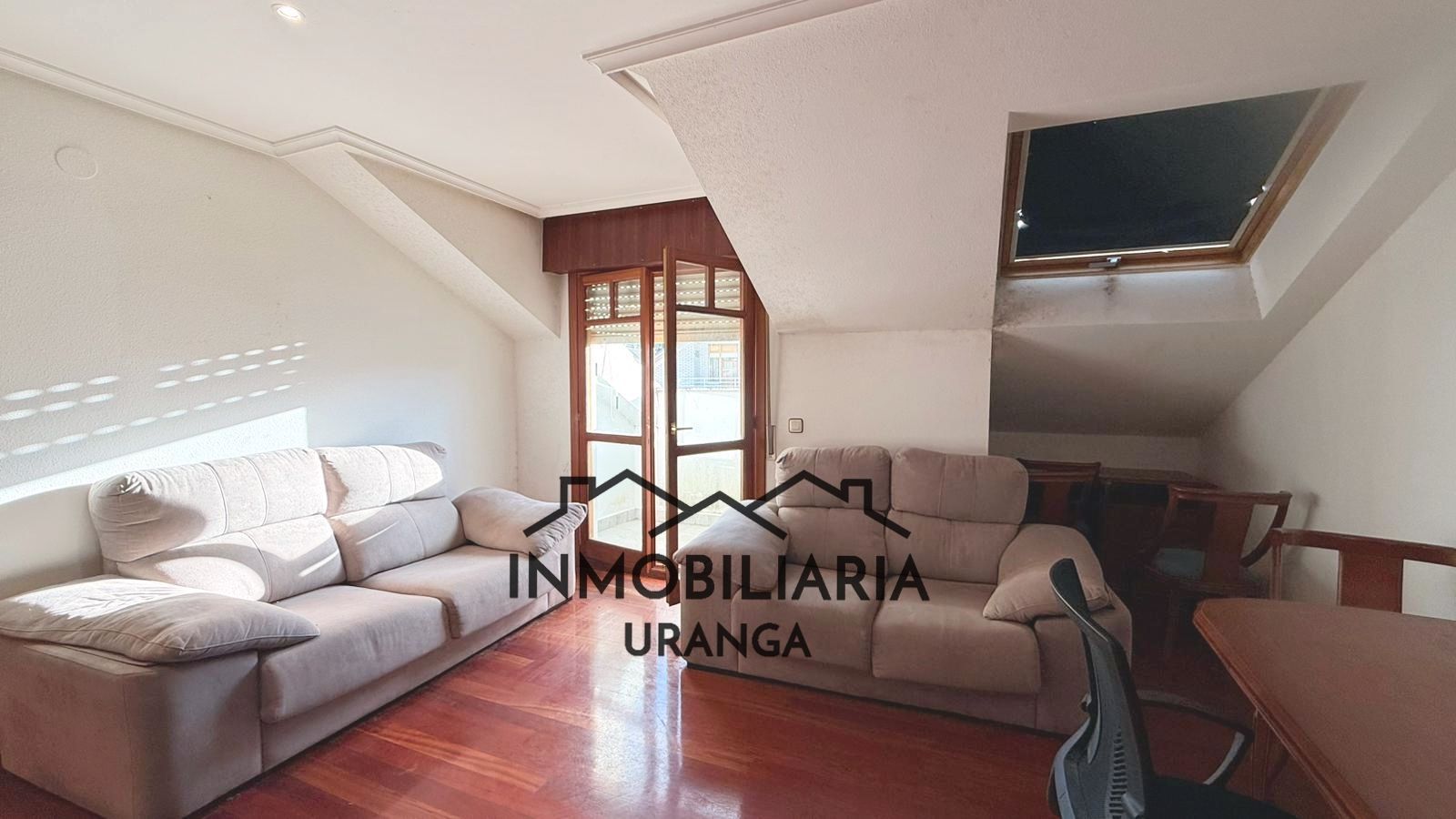 Sala d'estar de Pis en venda en Ampuero amb Calefacció