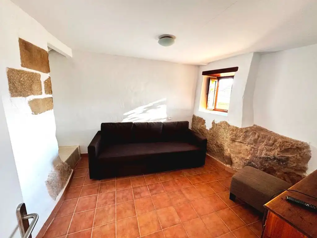 Casa adosada en venta en Calle de los Serranos de Aparicio, 11, Cretas